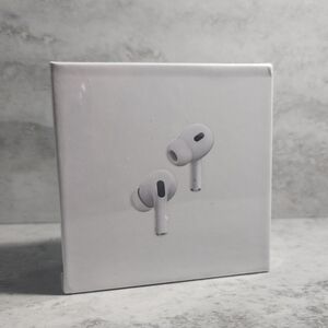 Apple AirPods Pro 2 / 2nd Gen with MagSafe in White